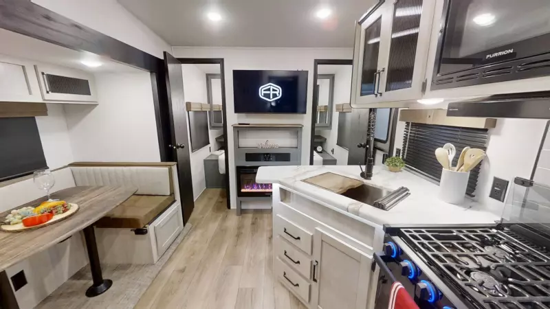 Puma Ambush Main Room